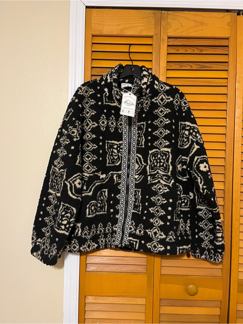 NWT Very J New'n Oversized High Pile Fleece Full Zip Trim
Detail Jacket Sz S